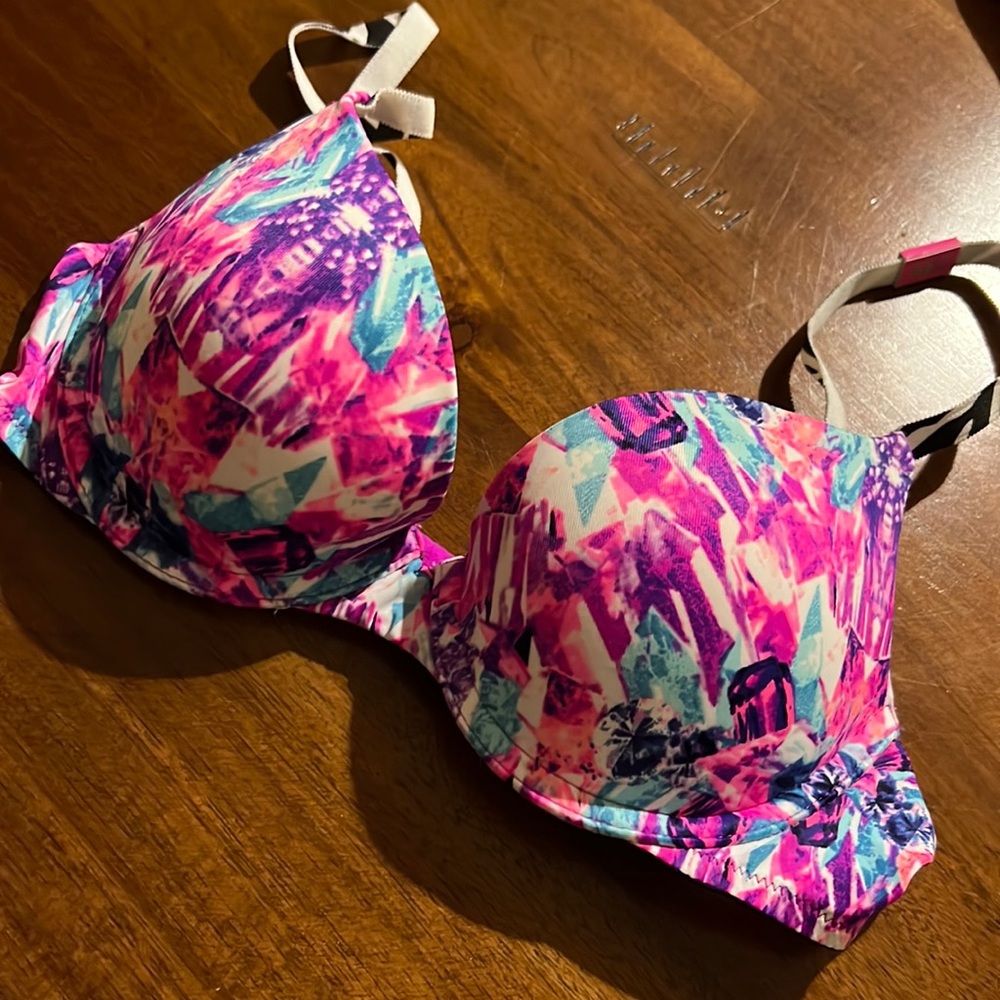 Victoria’s Secret PINK gem bra